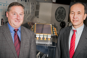 01122017_DSR_FND_D5D0802 UWM's Dr. Jun Zhang (right) collaborates with Brian Kost (left) of GE Healthcare.